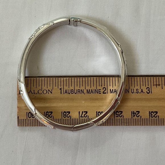 TIFFANY & CO. Vintage Nature Rose Silver (925) Hinged Bangle Bracelet - Picture 10 of 16
